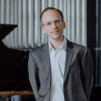 Der Pianist Christophe Sirodeau