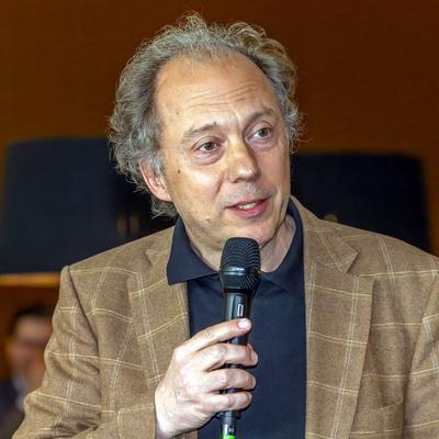 Portrait von Prof. Dr. Stephan Mölsch
